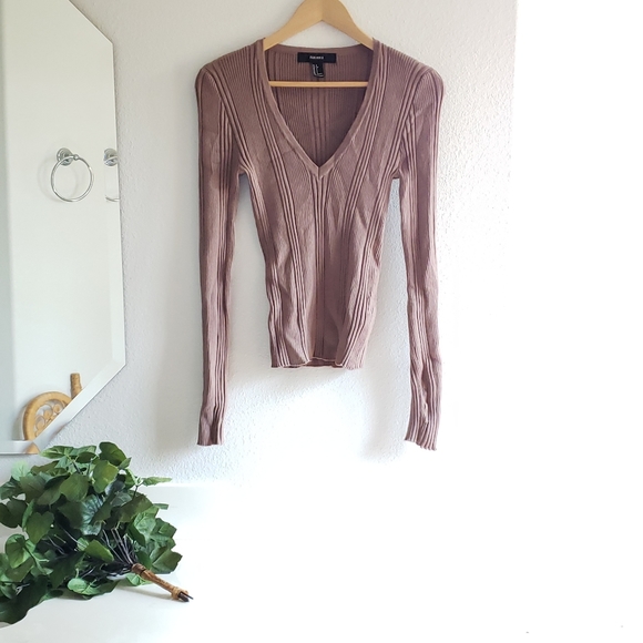 Forever 21 Sweaters - Forever 21 Taupe Gray Beige Sweater Size Small